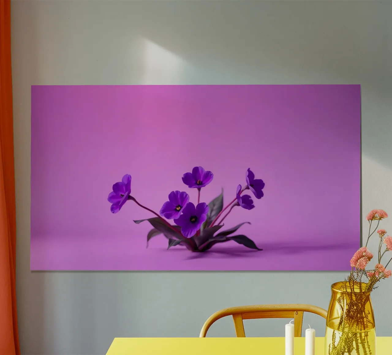 Bellissimi fiori viola con petali delicati poster con telaio in alluminio da DesignDoodle