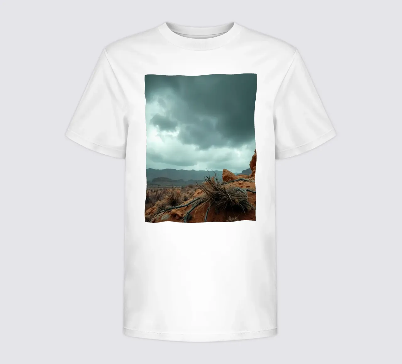 Cielo drammatico su un paesaggio desertico con formazioni rocciose t-shirt bambini da DesignDoodle