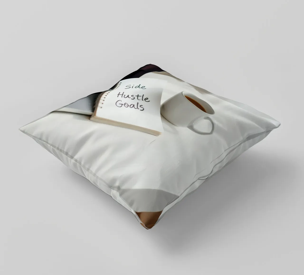 Scrivere gli obiettivi del side hustle mentre si gusta un caffè cuscino da DesignDoodle