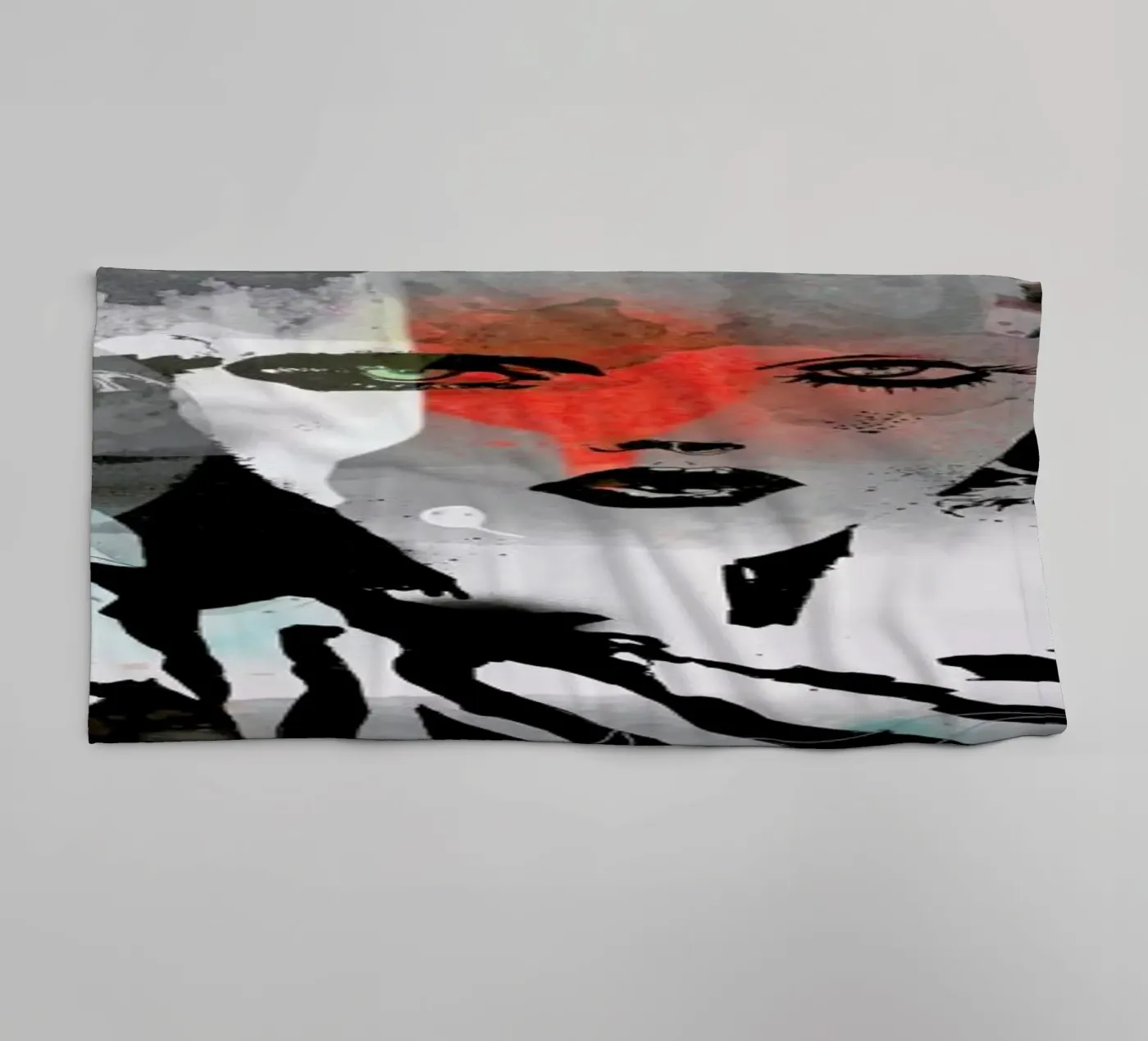 Swallow badhanddoek van Giulio Iurissevich