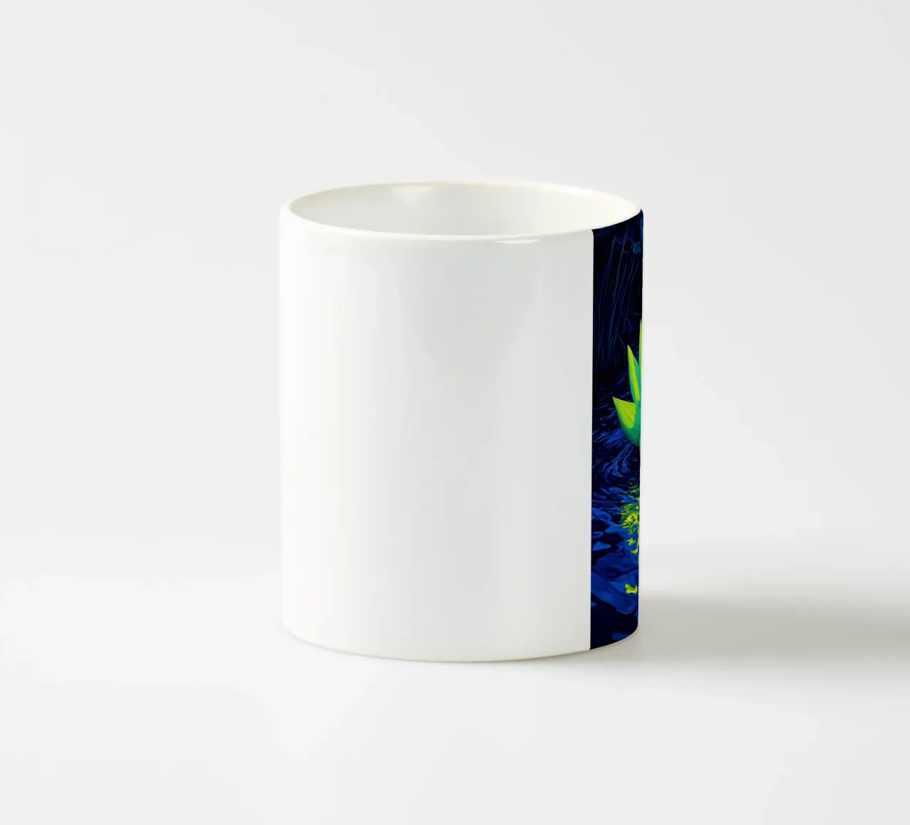 Loto sull'acqua - Pop Art tazza in ceramica da ColorCrash Gallery