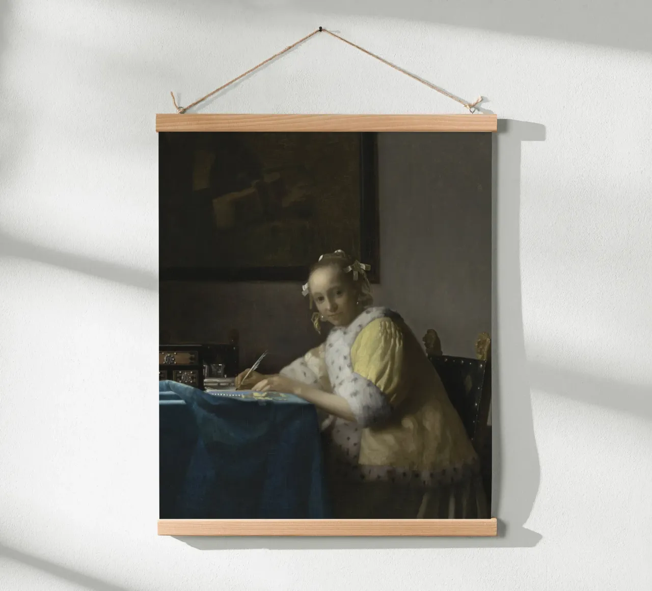 Johannes Vermeer - Una donna che scrive, 1665 carta hahnemühle da Timeless Artworks