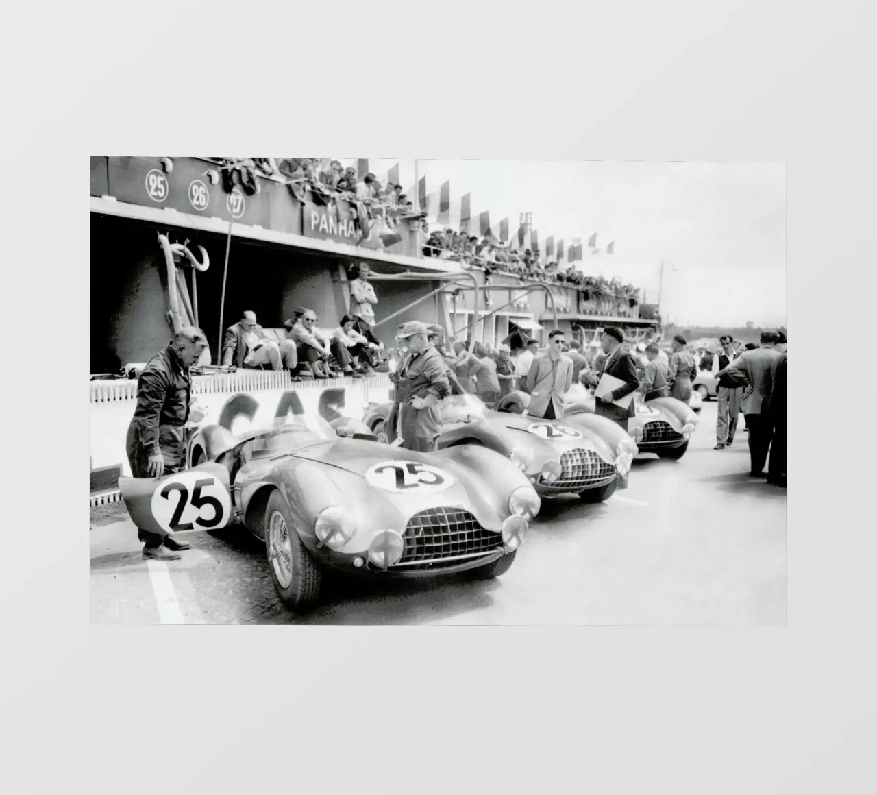 Aston Martin at Le Mans pellicola backlit da Gallery Print and Art Limited