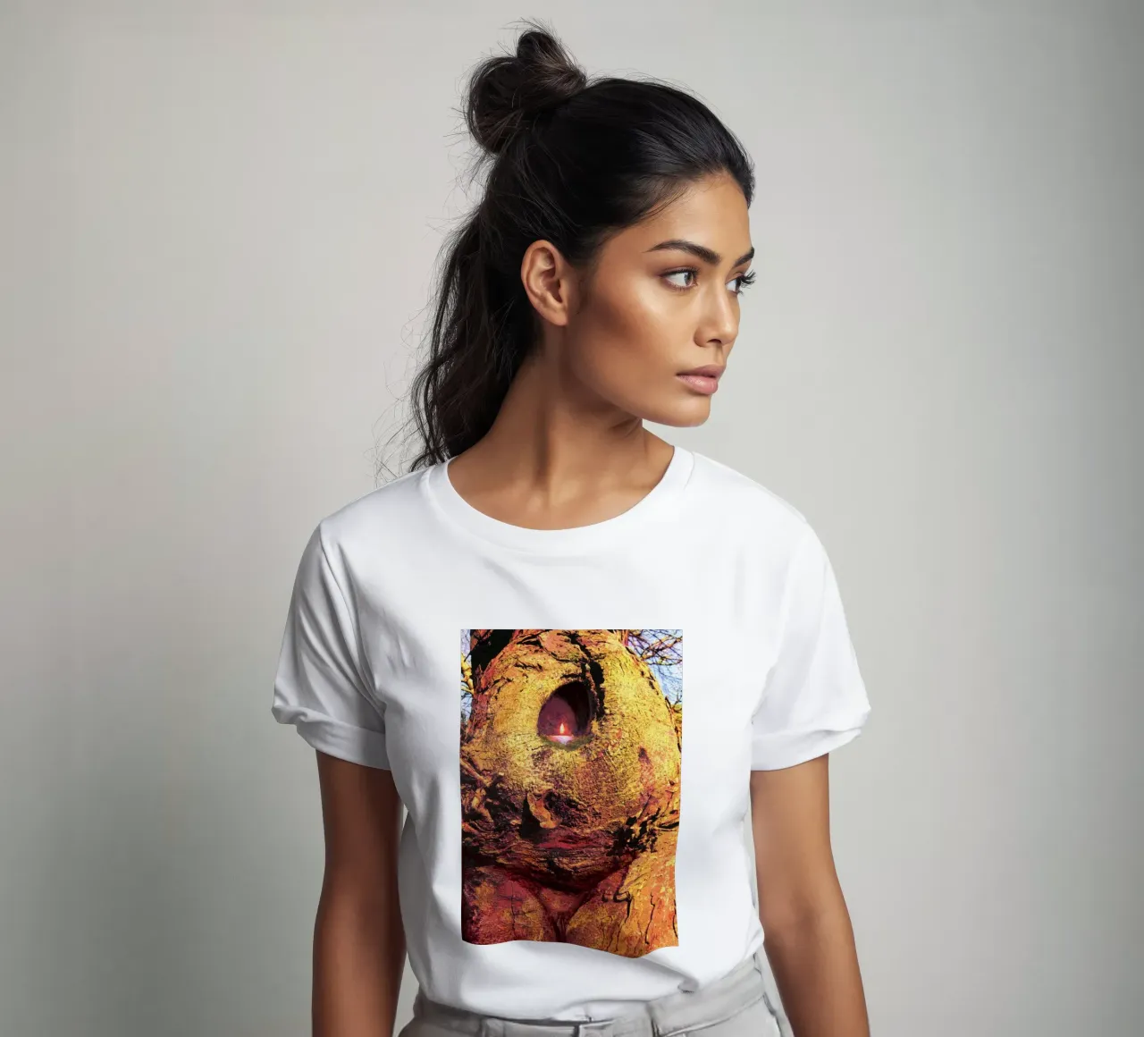 Die Göttin in der Landschaft 1 T-Shirt von goddess art