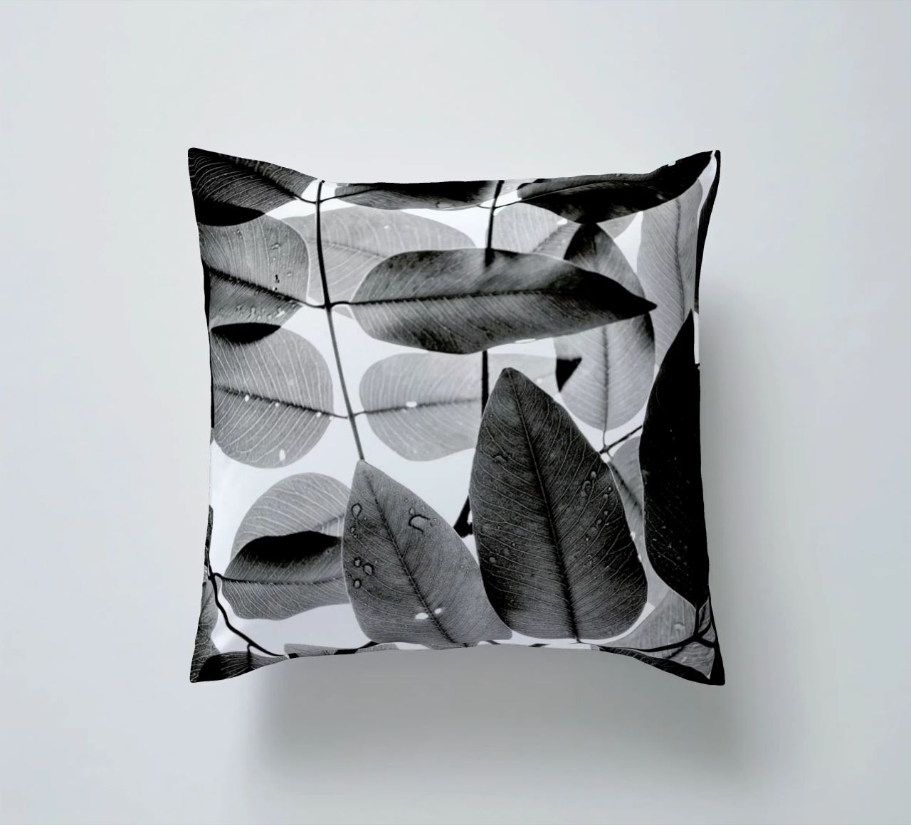 Experiments with Leaves II cuscino da Tal Paz-Fridman