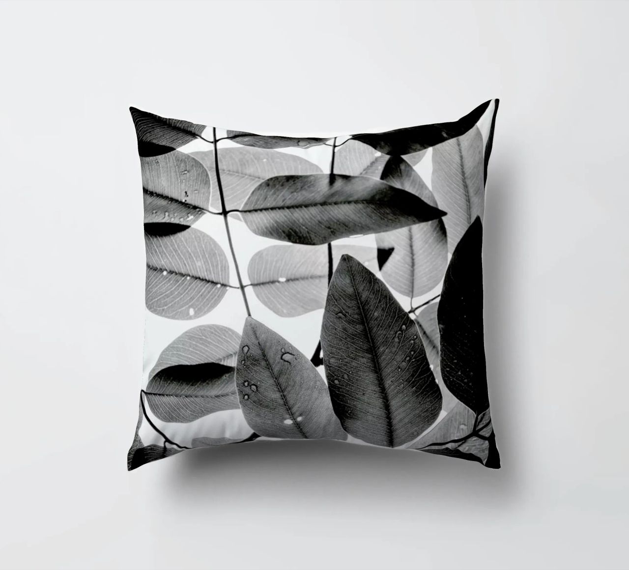 Experiments with Leaves II cuscino da Tal Paz-Fridman