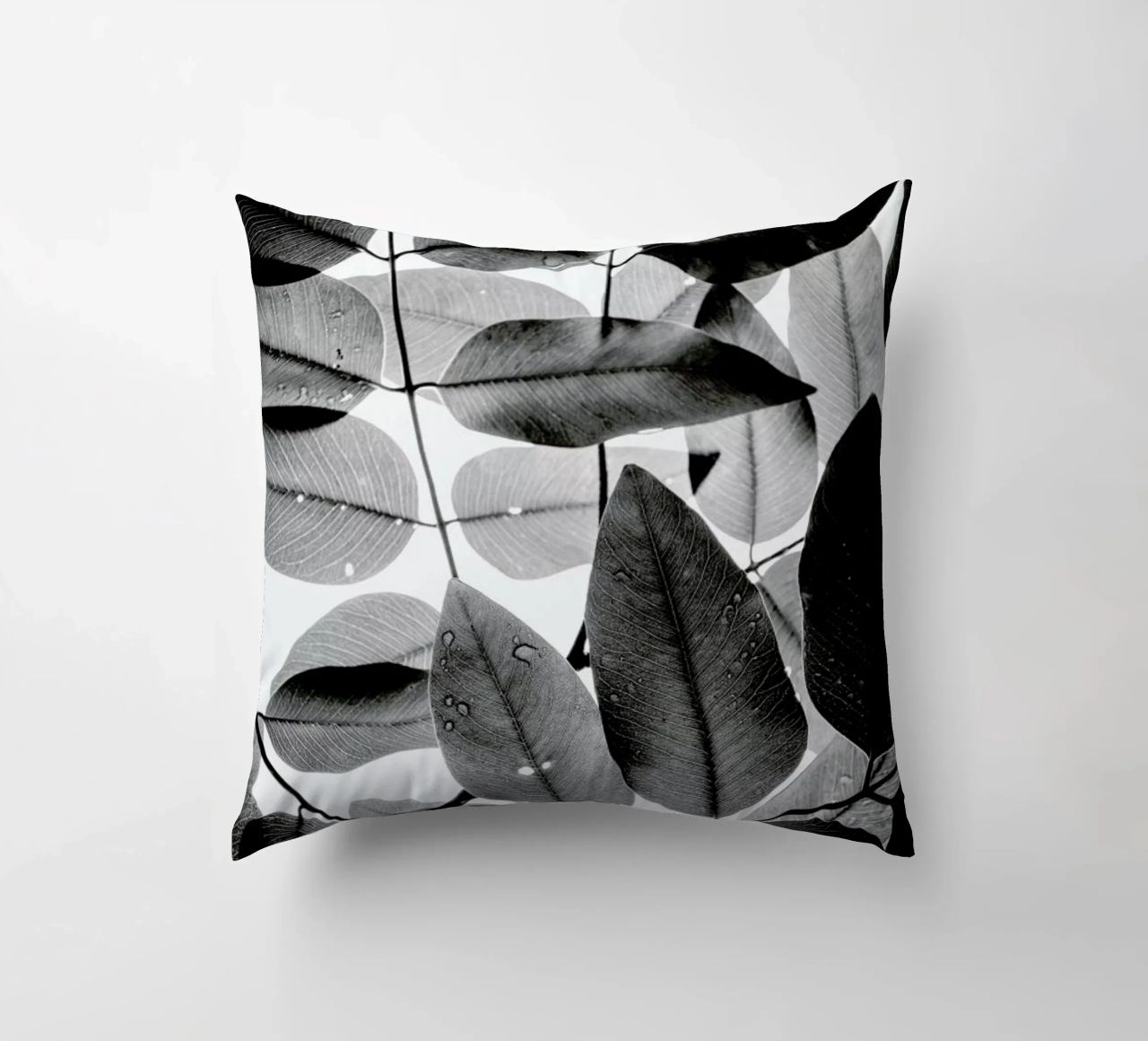 Experiments with Leaves II cuscino da Tal Paz-Fridman