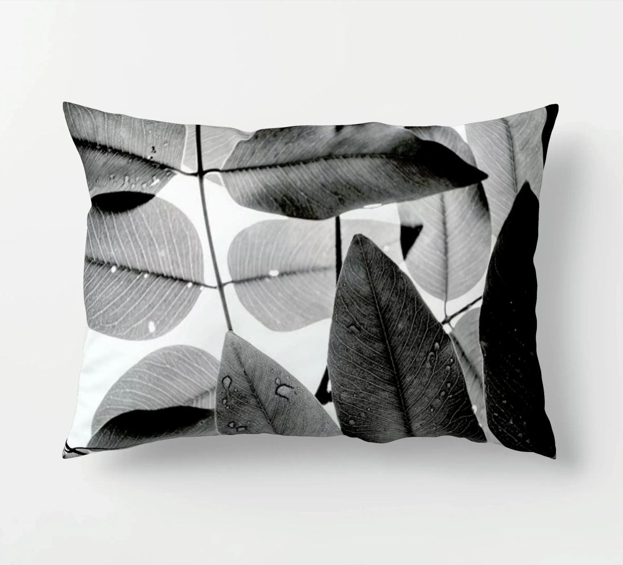 Experiments with Leaves II cuscino da Tal Paz-Fridman