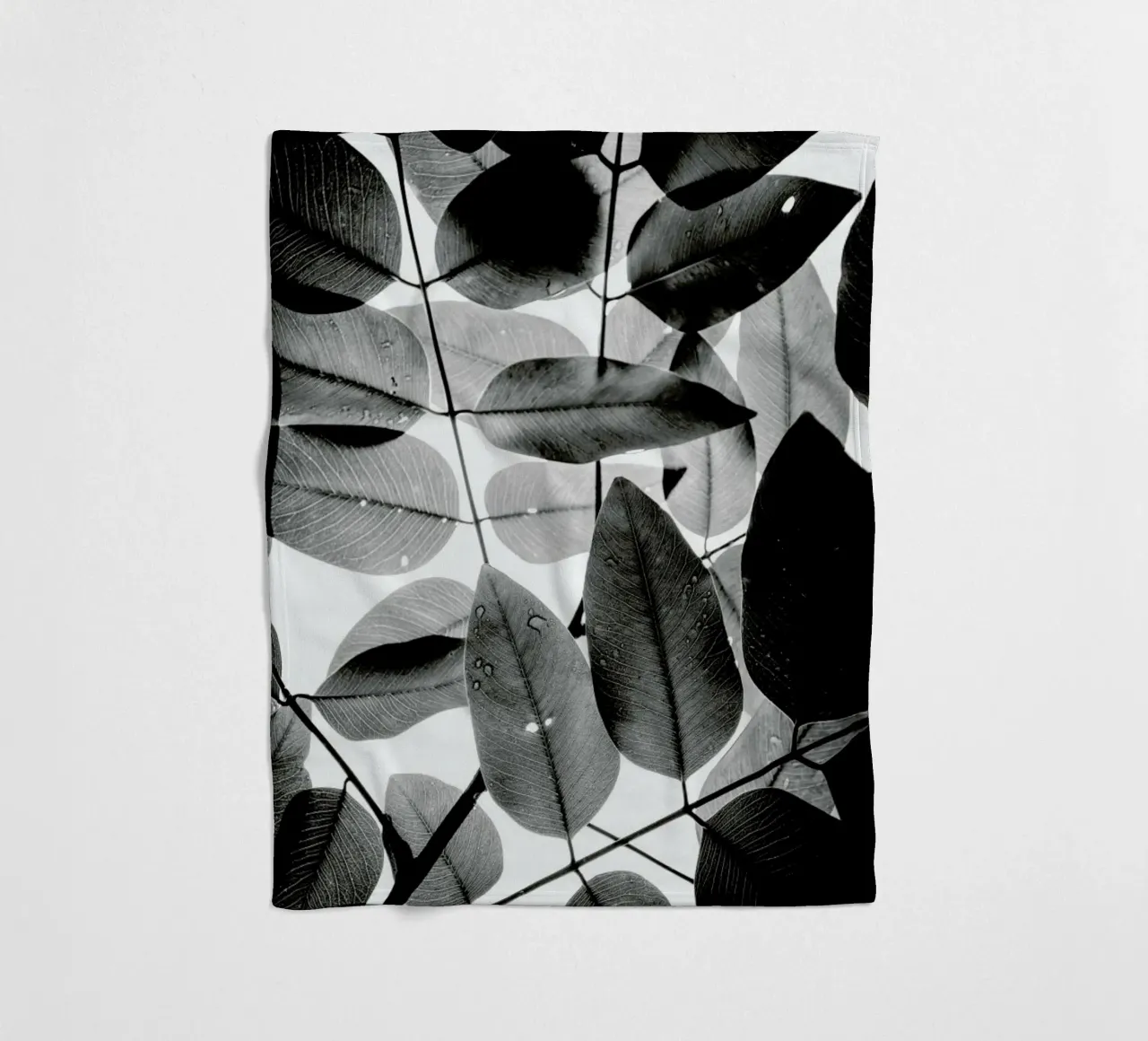 Experiments with Leaves II coperta in pile da Tal Paz-Fridman
