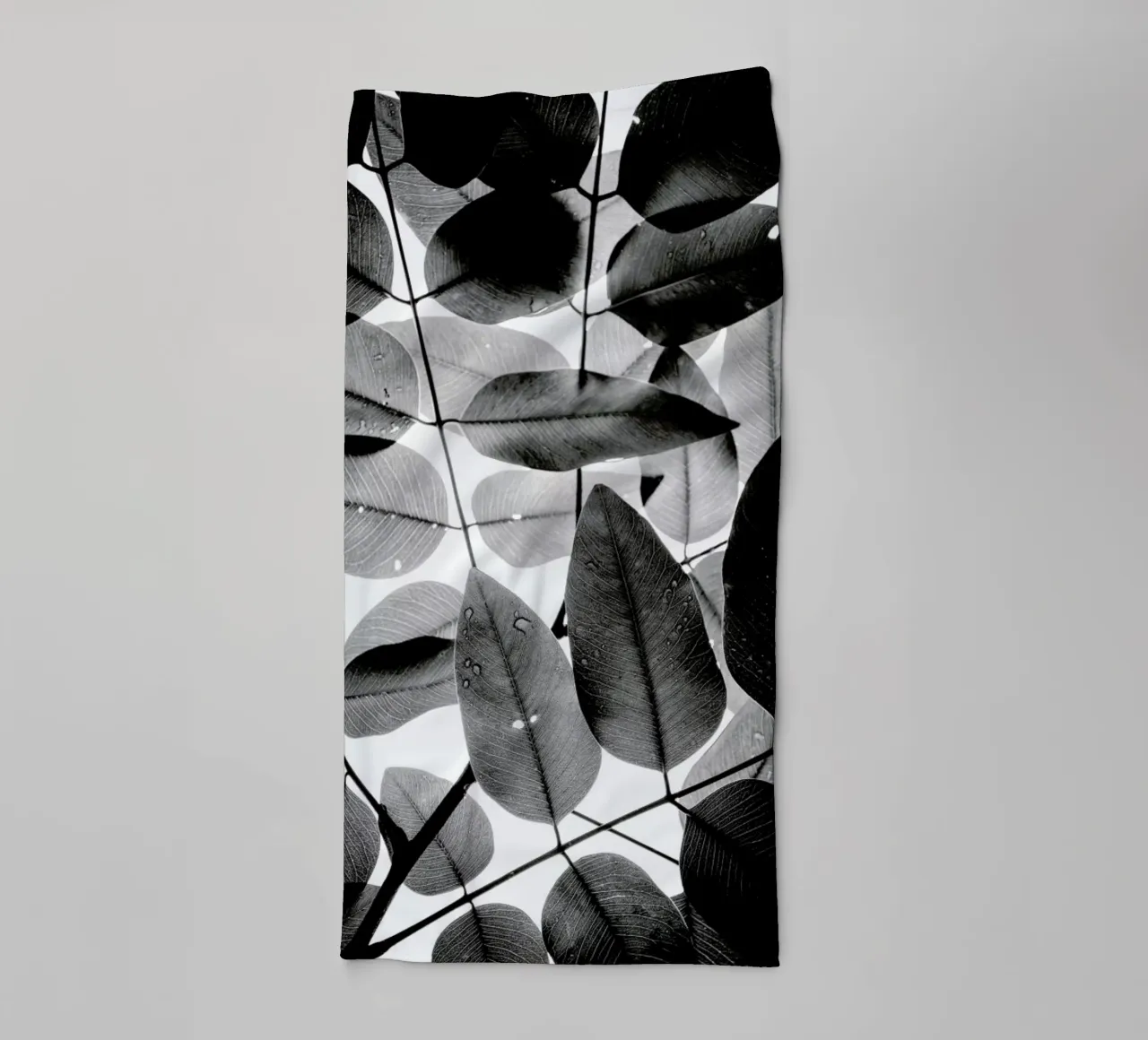 Experiments with Leaves II asciugamano da bagno da Tal Paz-Fridman