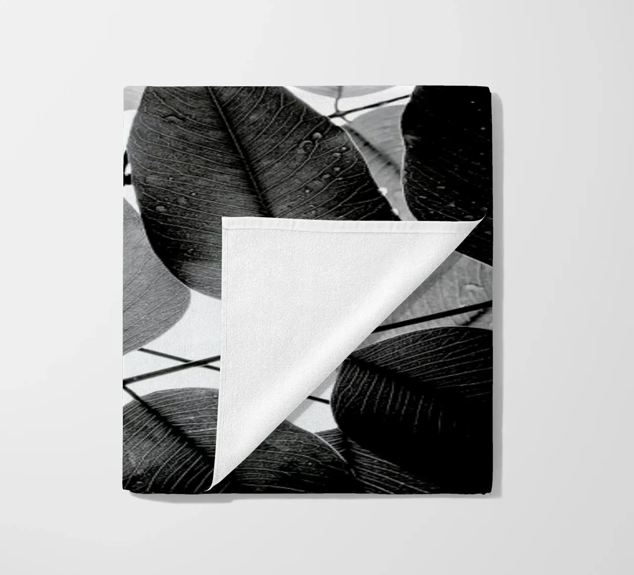 Experiments with Leaves II telo mare da Tal Paz-Fridman