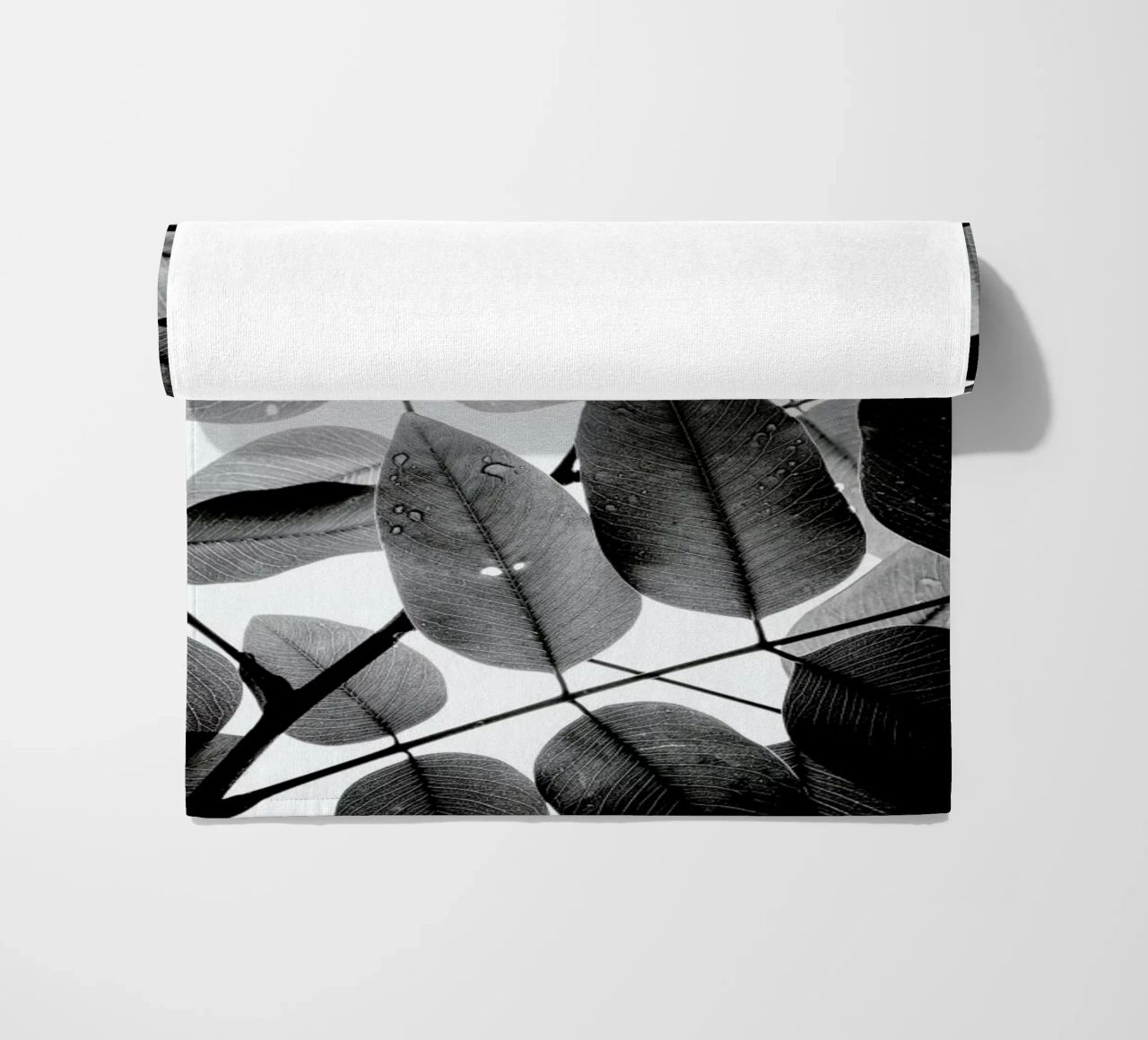 Experiments with Leaves II telo mare da Tal Paz-Fridman