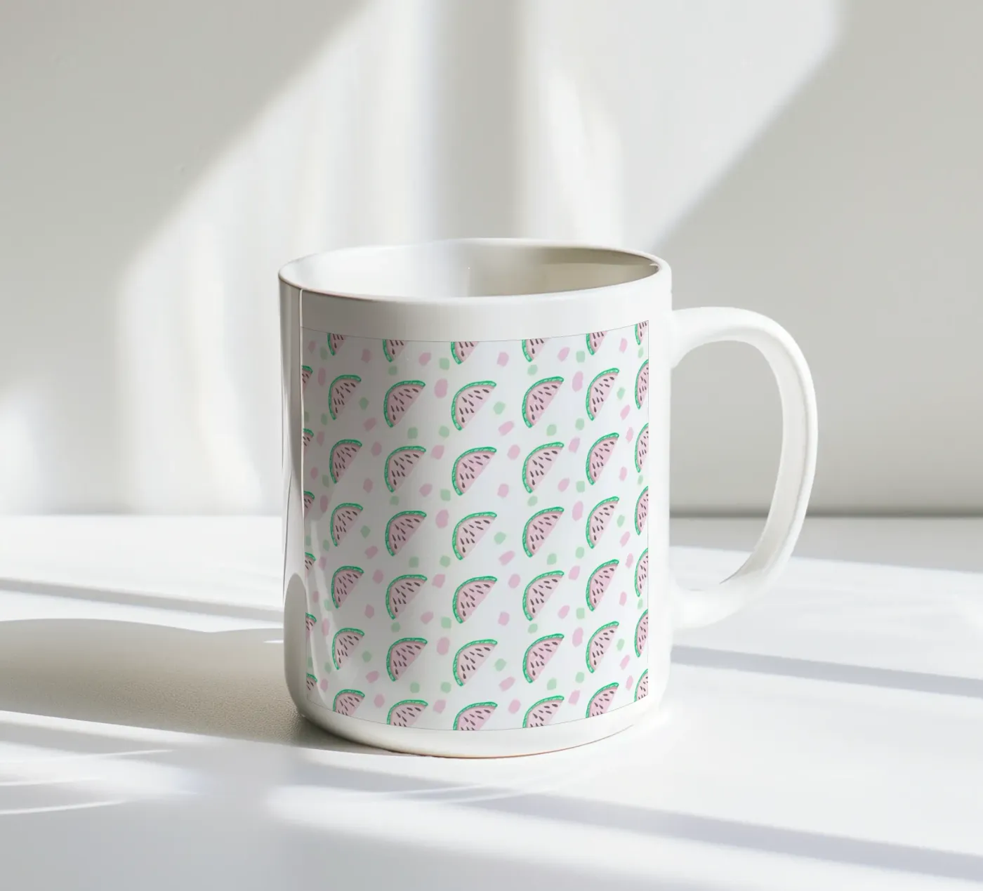 Watermelon Pattern mug en céramique de Vasare Nar