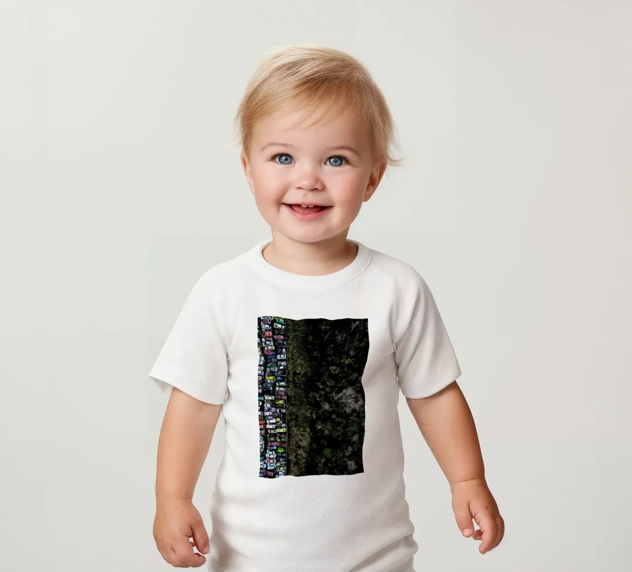 Zombie Junk Baby T-Shirt von ROBERTO H