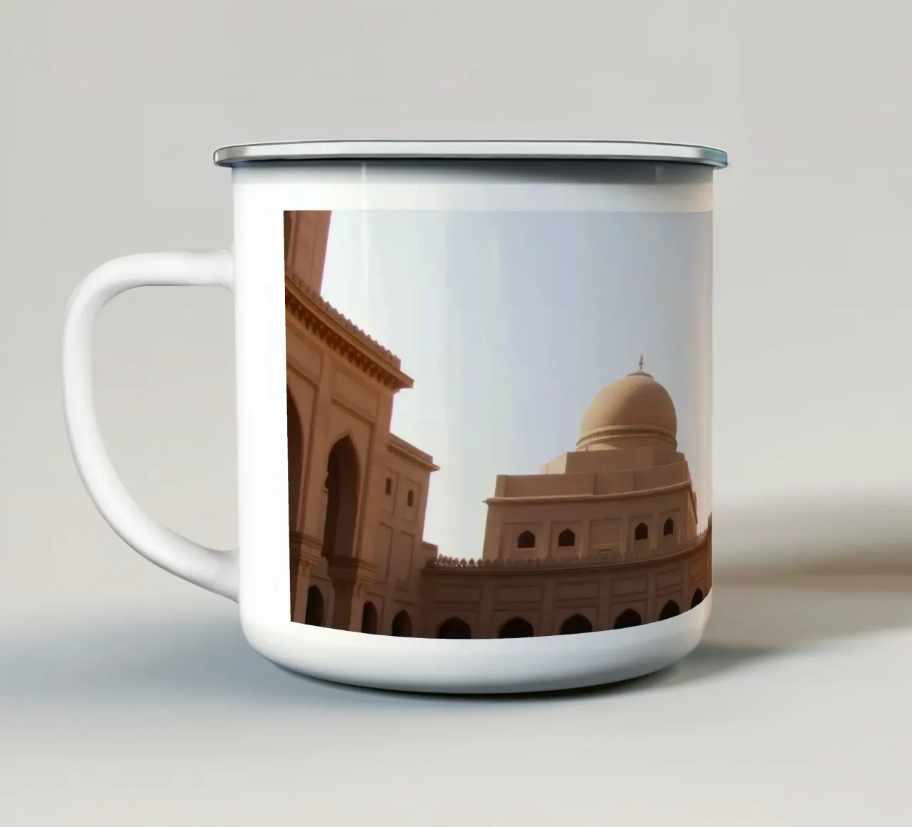 Meraviglie architettoniche di un sito storico tazza in smalto da DesignDoodle