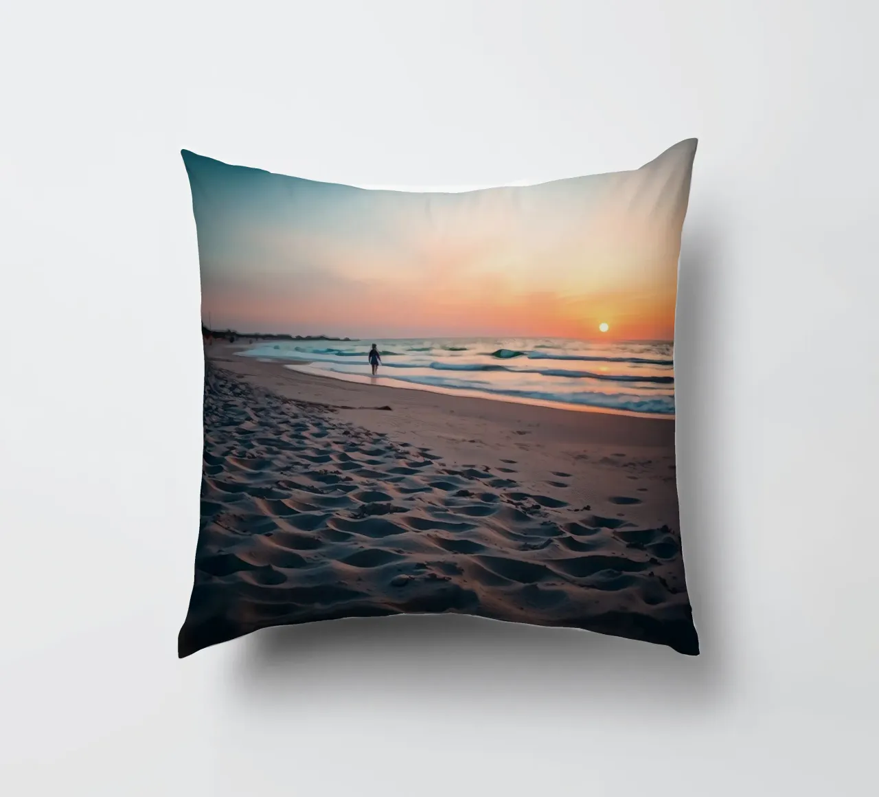 Bella vista sul tramonto in spiaggia cuscino da DesignDoodle