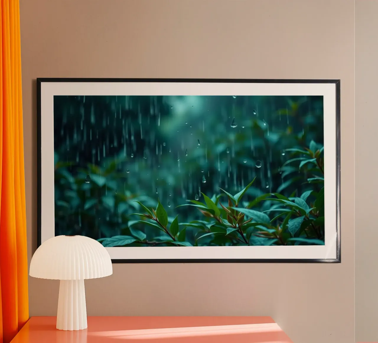 Une pluie douce tombe sur les feuilles vertes d'un jardin luxuriant. hahnemühle de DesignDoodle