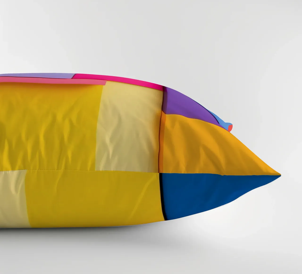 Forme geometriche colorate creano un vivace design astratto cuscino da DesignDoodle