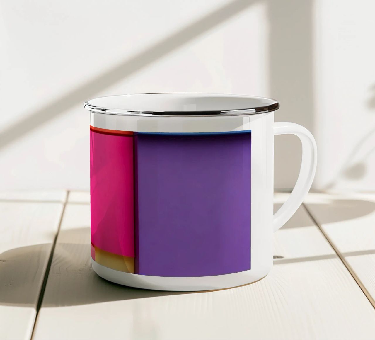 Forme geometriche colorate creano un vivace design astratto tazza in smalto da DesignDoodle