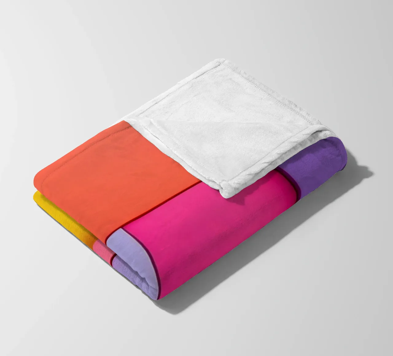 Forme geometriche colorate creano un vivace design astratto coperta in pile da DesignDoodle