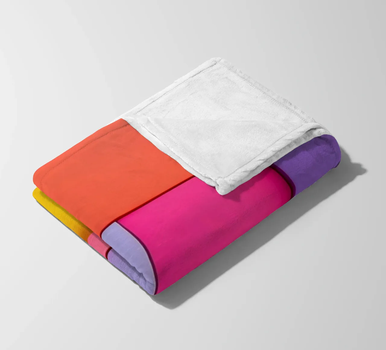 Forme geometriche colorate creano un vivace design astratto coperta in pile da DesignDoodle