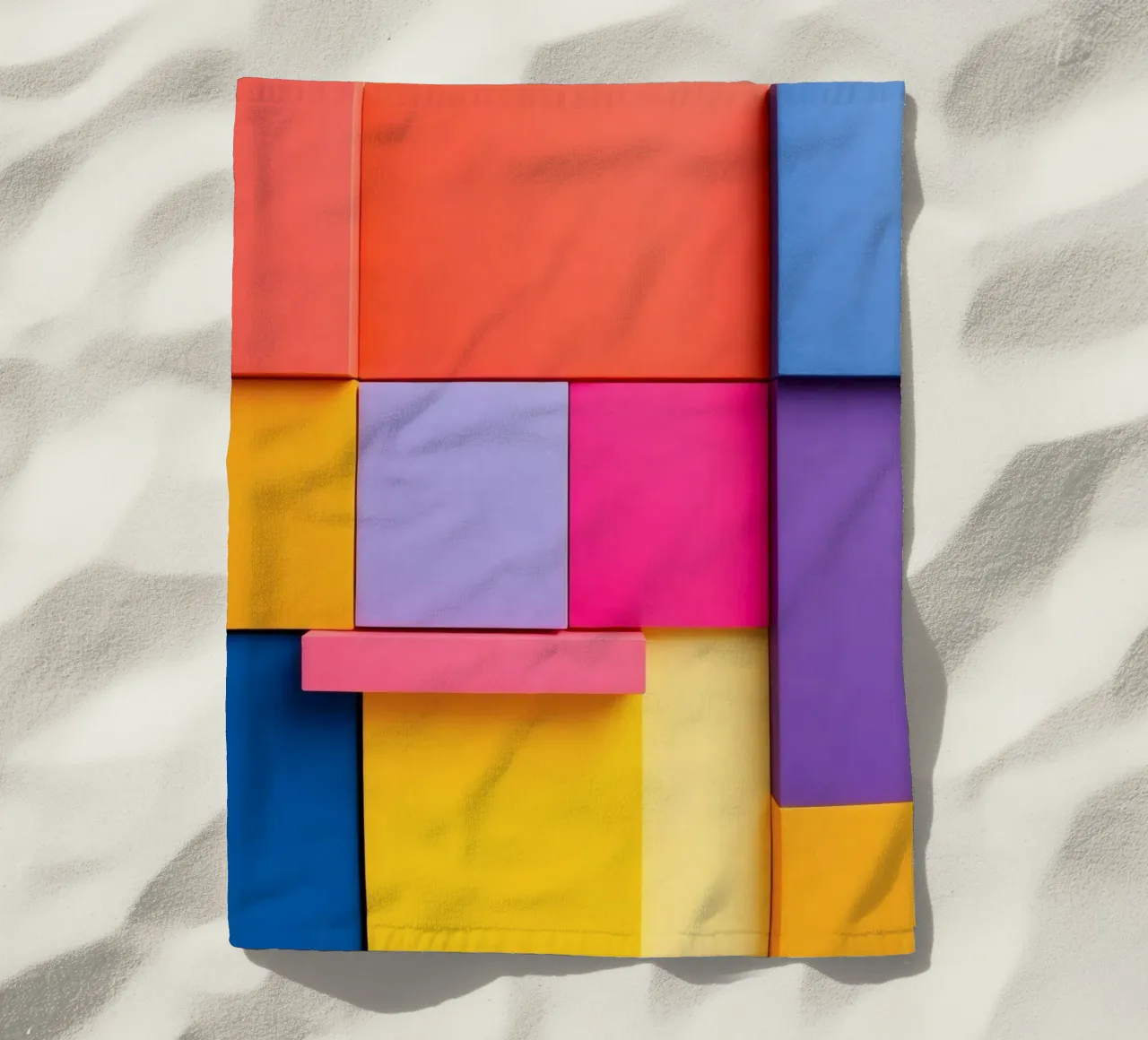 Forme geometriche colorate creano un vivace design astratto telo mare da DesignDoodle