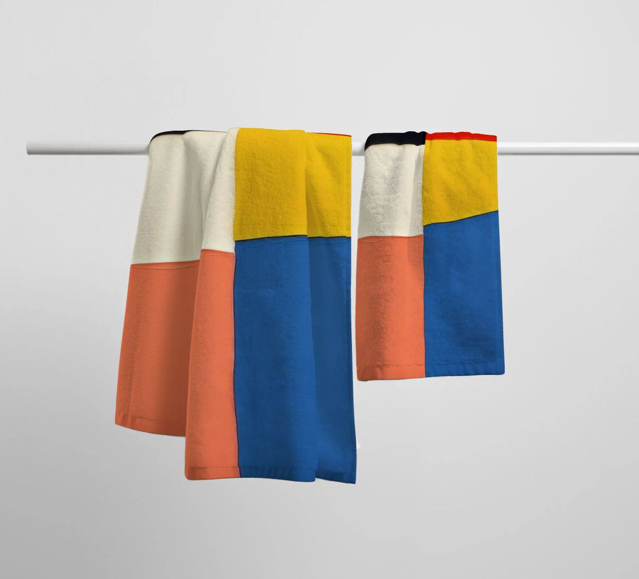 Composizione astratta con forme geometriche asciugamano da bagno da DesignDoodle