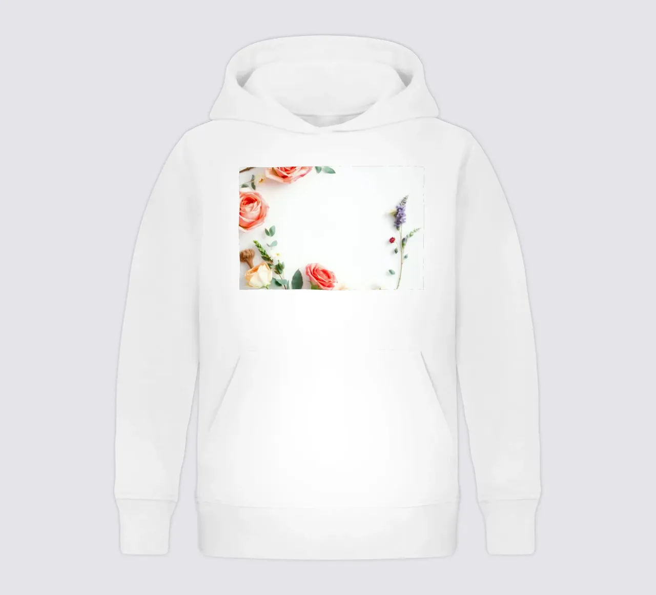 Rose e fogliame disposti in modo splendido su una superficie bianca felpa bambino con cappuccio da DesignDoodle