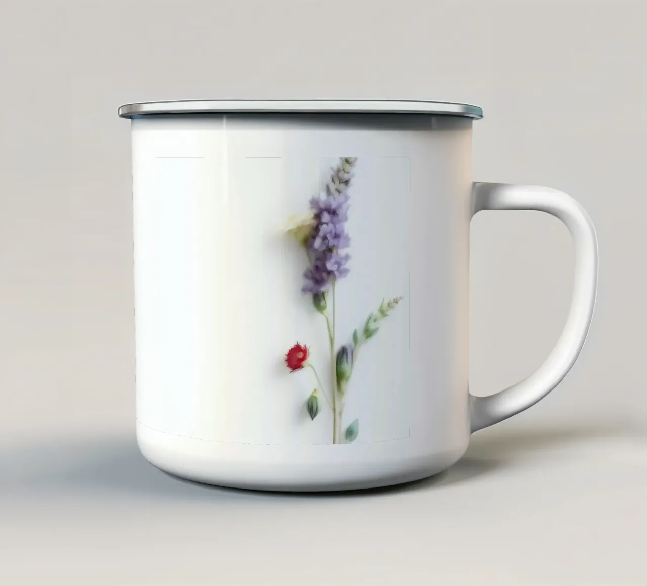 Rose e fogliame disposti in modo splendido su una superficie bianca tazza in smalto da DesignDoodle