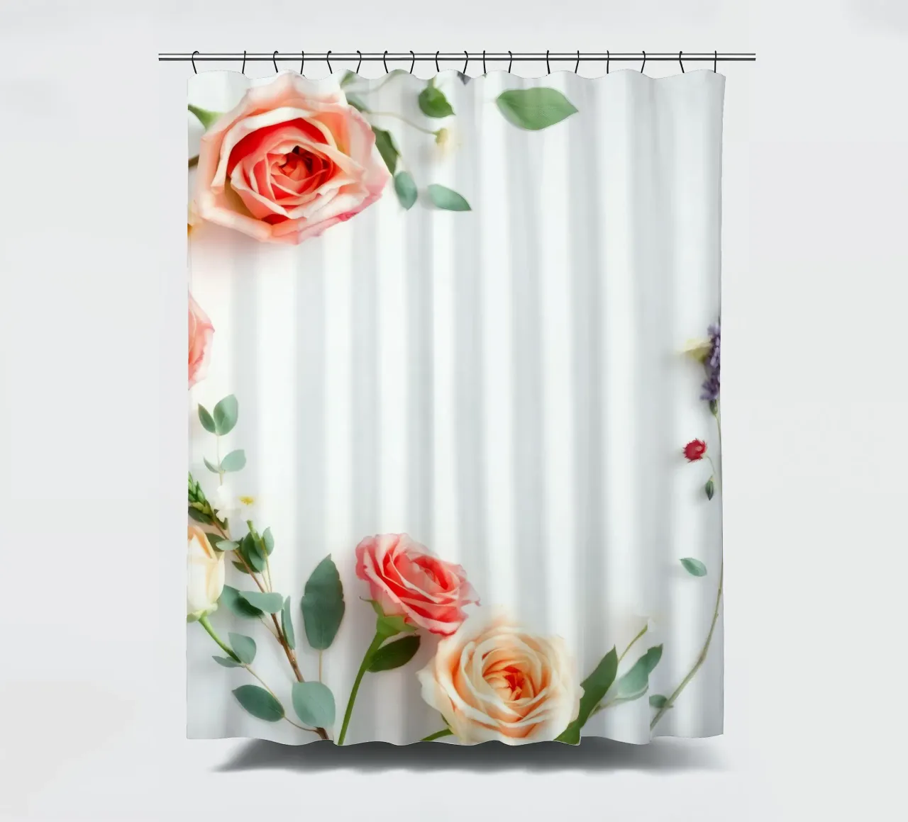 Rosen und Laub wunderschön auf einer weißen Fläche arrangiert Duschvorhang von DesignDoodle