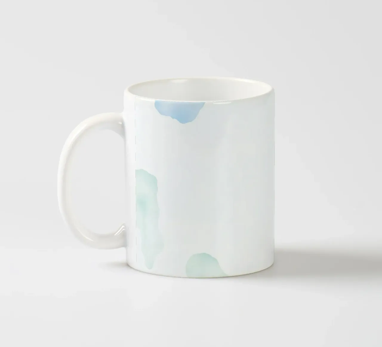 Abstract aquarelontwerp met zacht blauw en groen keramische mok van DesignDoodle
