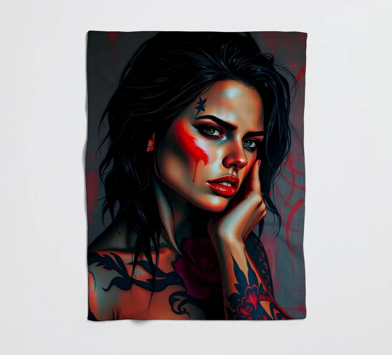 Ritratto artistico di una donna con tatuaggi di grande effetto coperta in pile da DesignDoodle