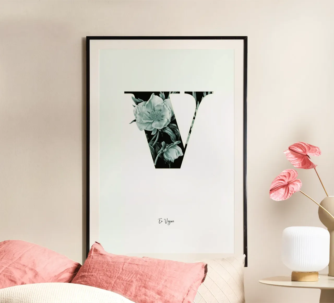 Flower Alphabet - V poster con telaio in plastica da Froilein Juno