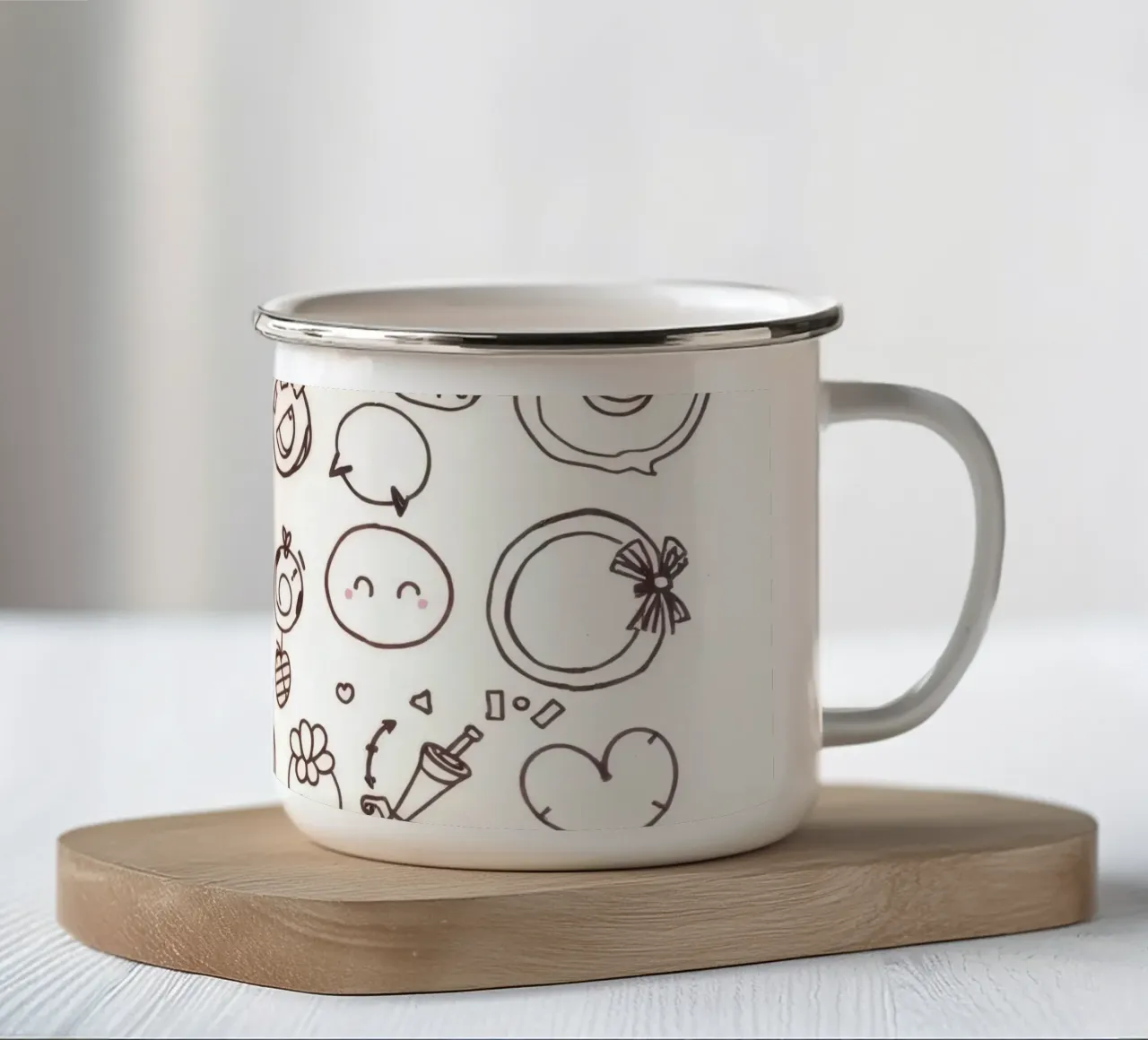 Raccolta di simpatici scarabocchi giocosi tazza in smalto da DesignDoodle