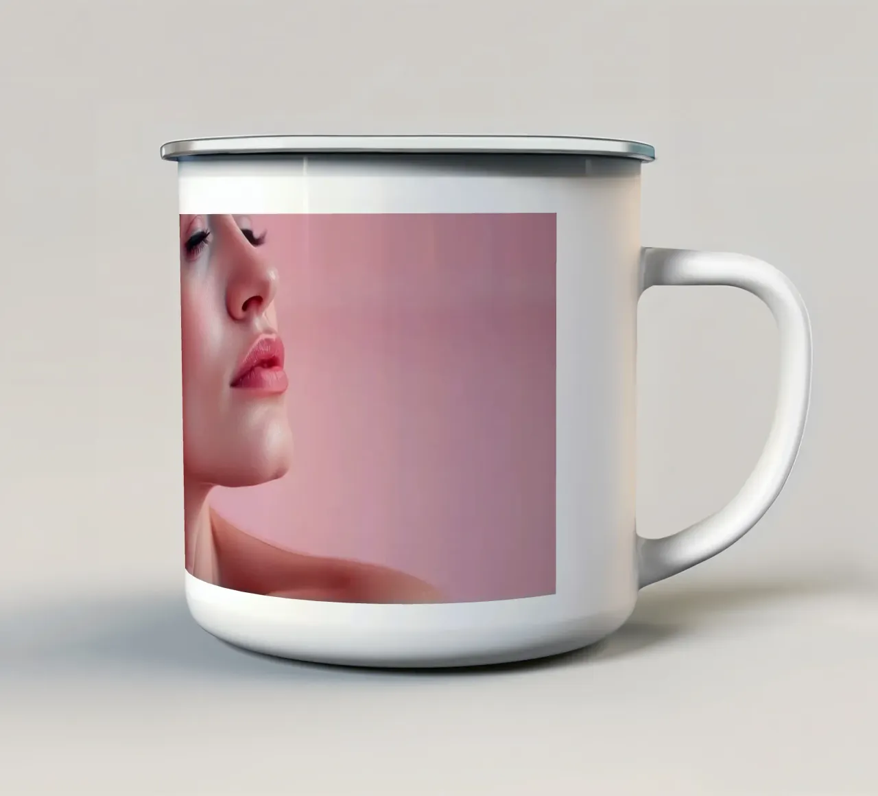 Esperienza di bagno rilassante in un ambiente rosa e sereno tazza in smalto da DesignDoodle