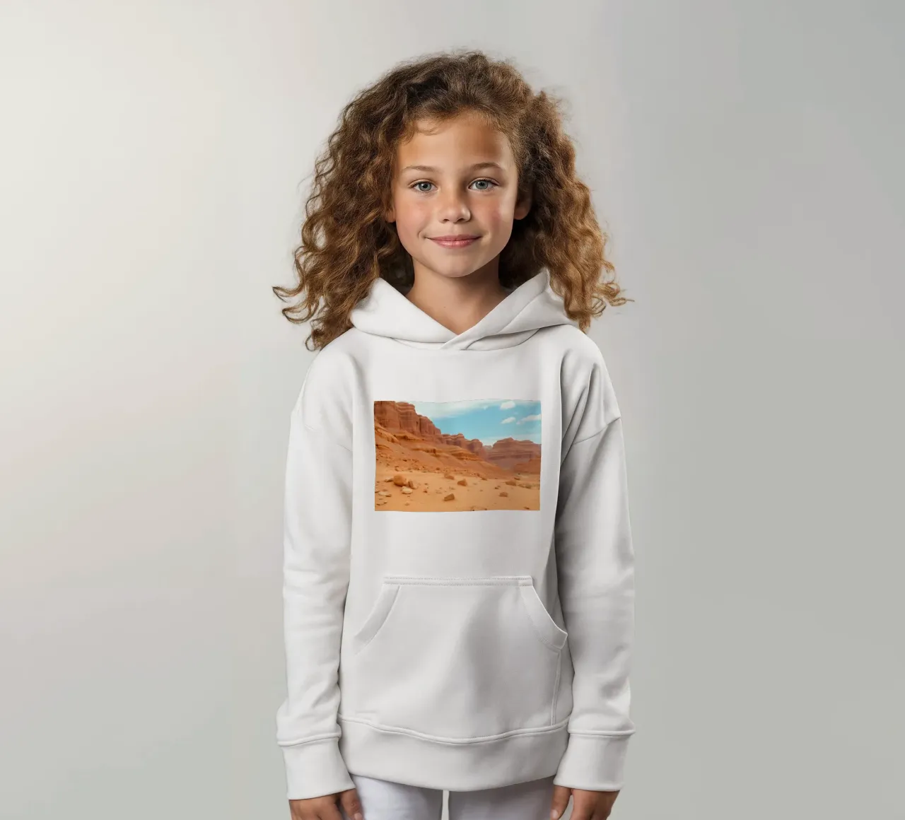 Paesaggio di rocce rosse con formazioni drammatiche felpa bambino con cappuccio da DesignDoodle