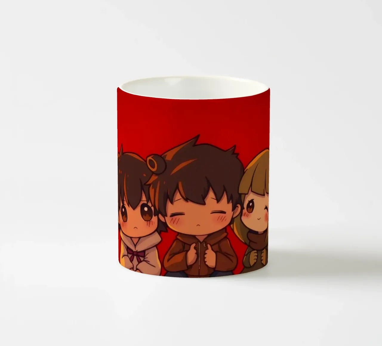 Encantador trío animado disfrutando de un momento acogedor junto a un cálido fuego taza de cerámica de DesignDoodle