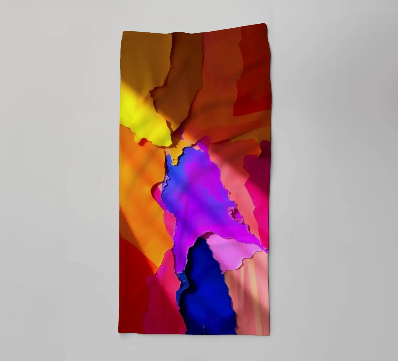 Collage astratto di carta colorata con riflessi di luce asciugamano da bagno da DesignDoodle