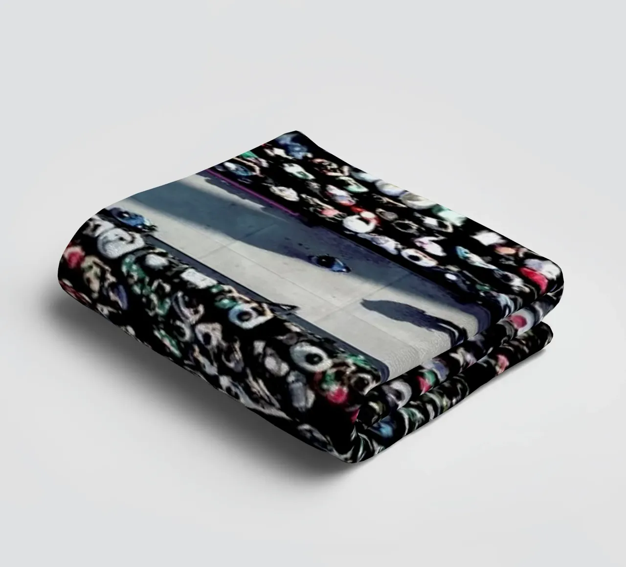 Looking Forward towel by ROBERTO H