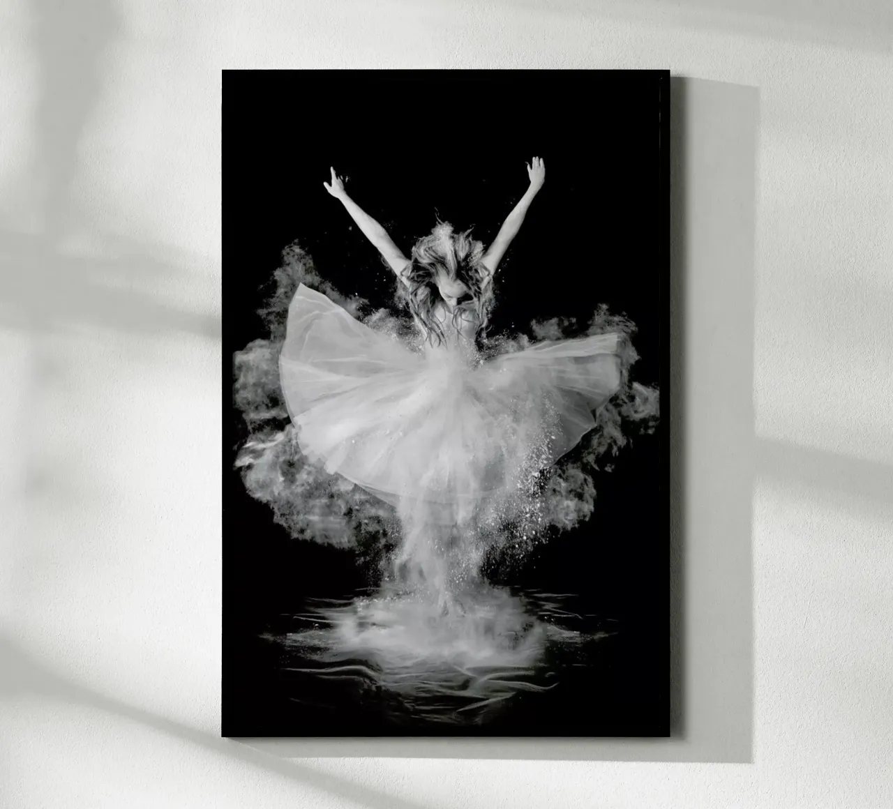 Powder Burst - Pauline Pentony Ma poster con telaio in alluminio da Pictufy