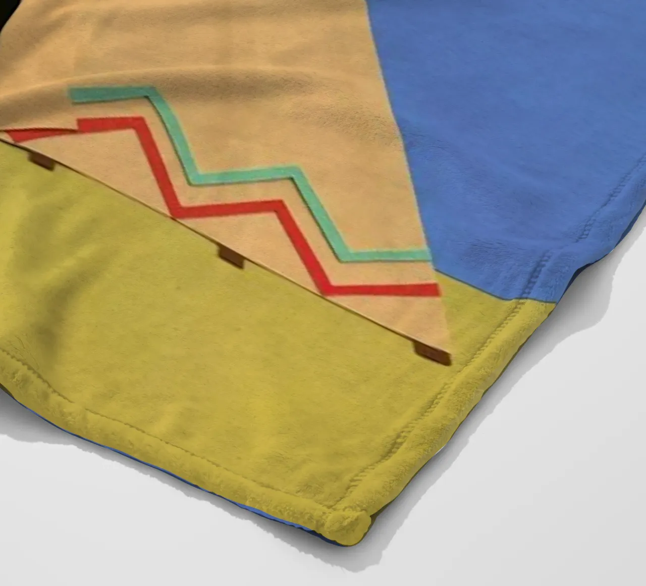 Tipi Green Red coperta in pile da Rosi Feist