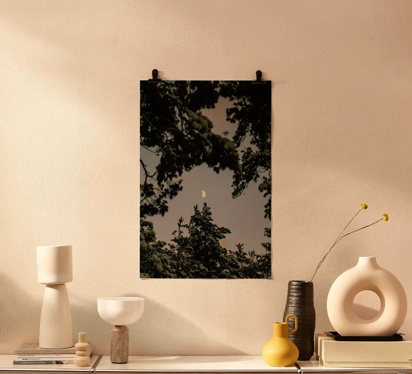 The Moon poster da Pale Grain