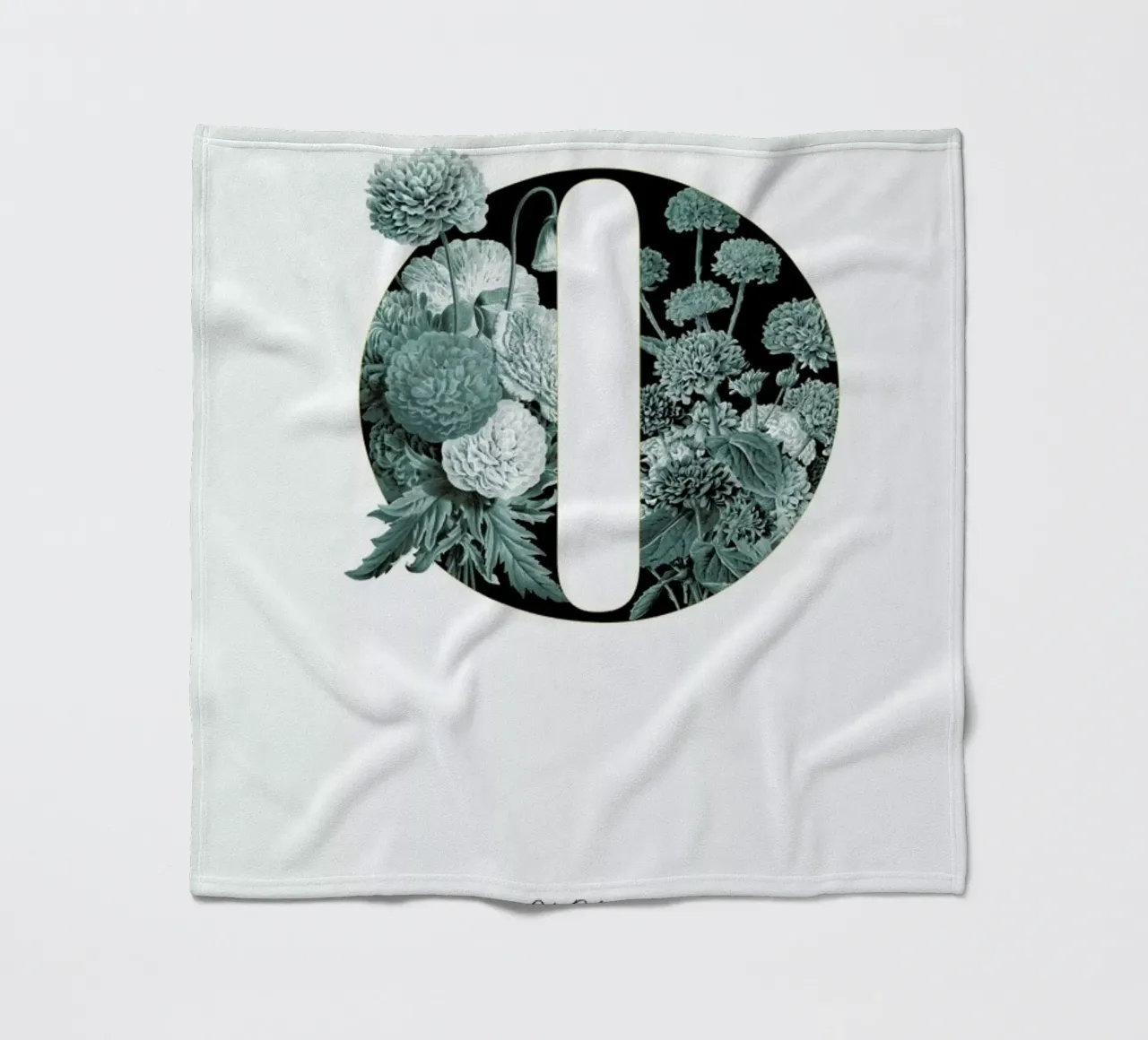 Flower Alphabet - O coperta in pile da Froilein Juno
