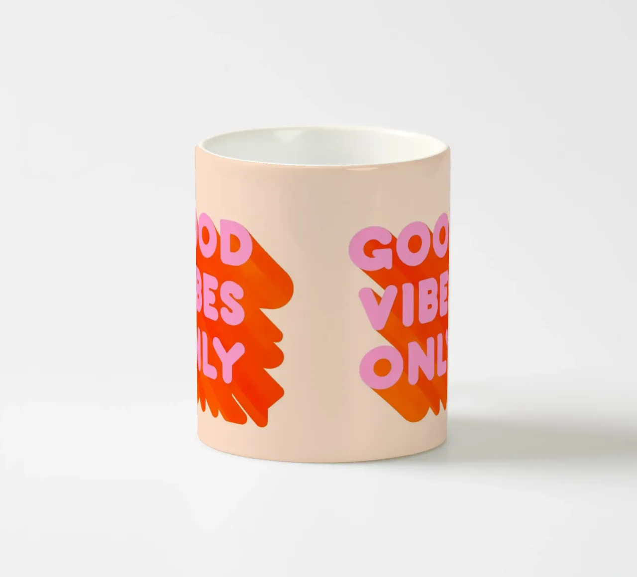 Retro "Good Vibes Only" Grafikdruck Keramik Tasse von showmemars