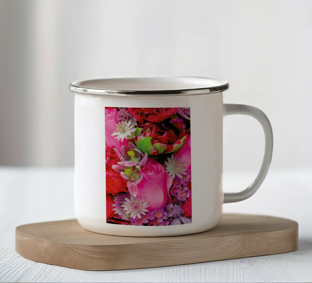 Flower Power tazza in smalto da Curious Collections by Marielle Leenders
