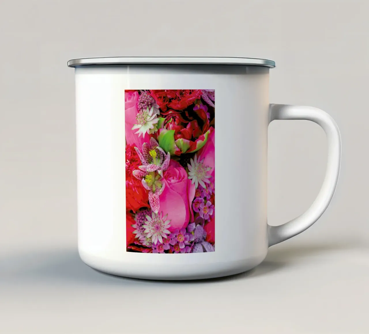 Flower Power tazza in smalto da Curious Collections by Marielle Leenders