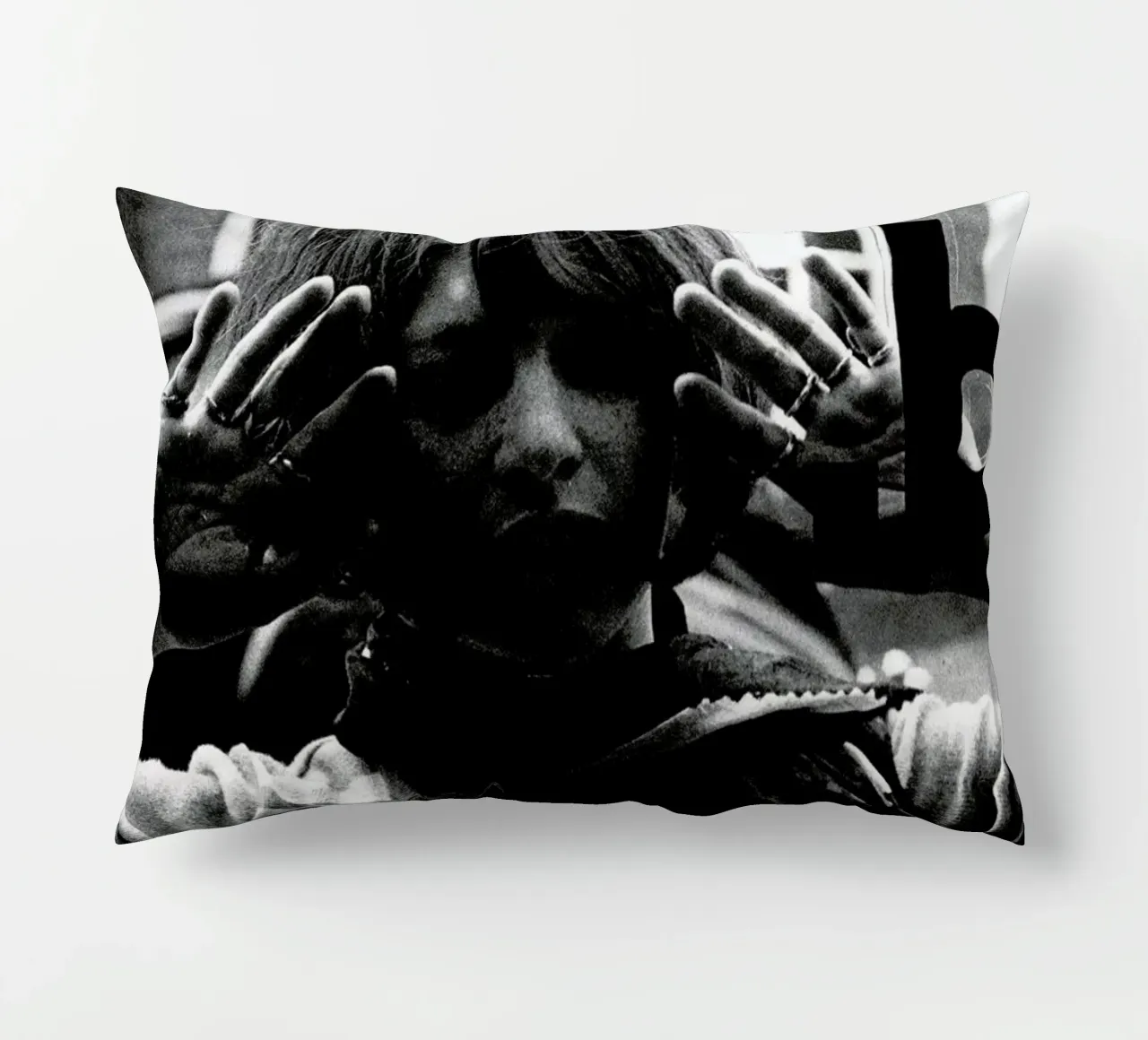 Brigitte Bardot 3 cuscino da Gallery Print and Art Limited