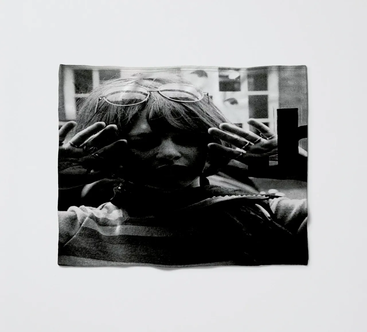Brigitte Bardot 3 coperta in pile da Gallery Print and Art Limited