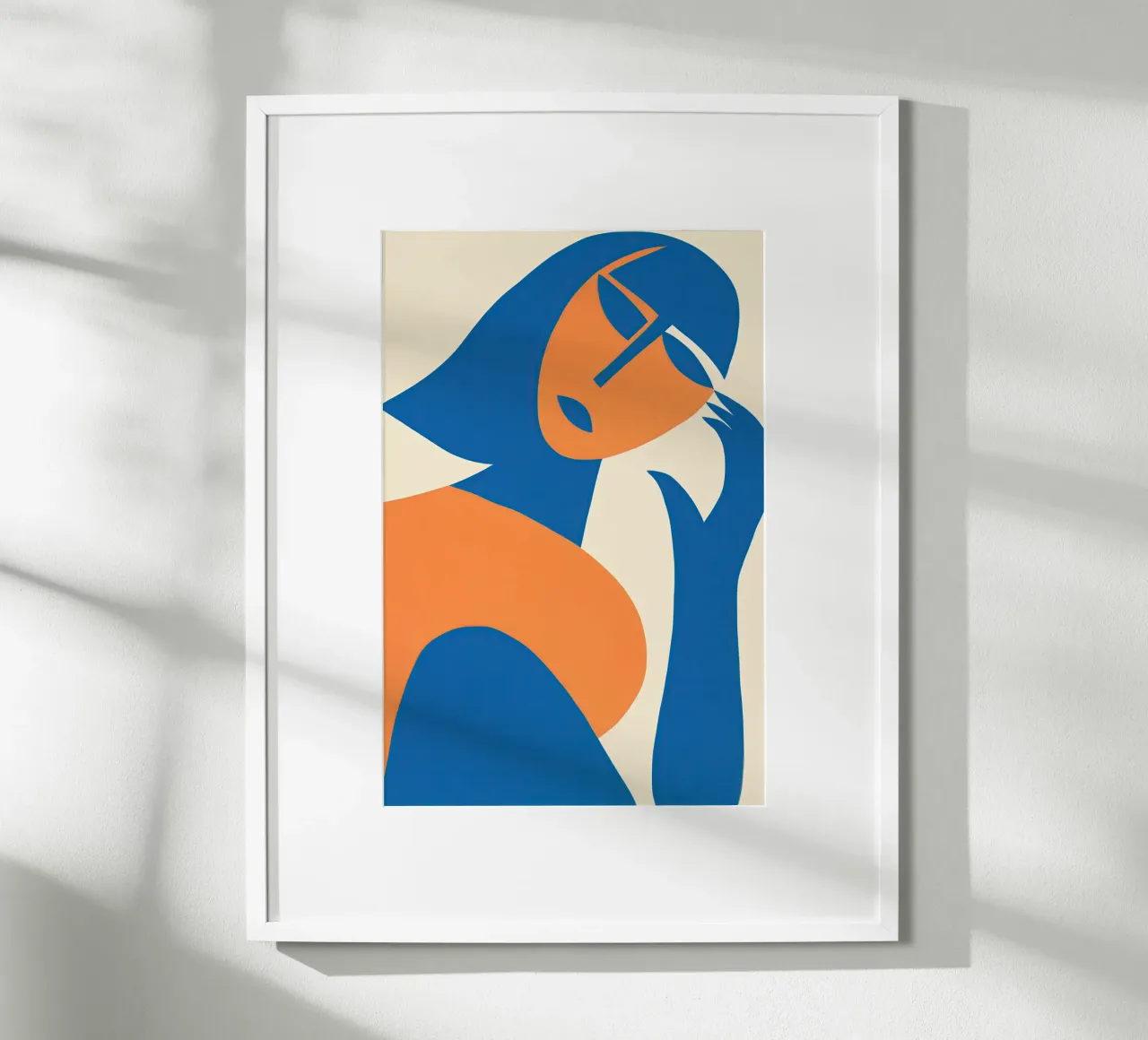 Silhouette astratta di donna | Ispirato a Matisse poster con telaio in legno da Autofocus