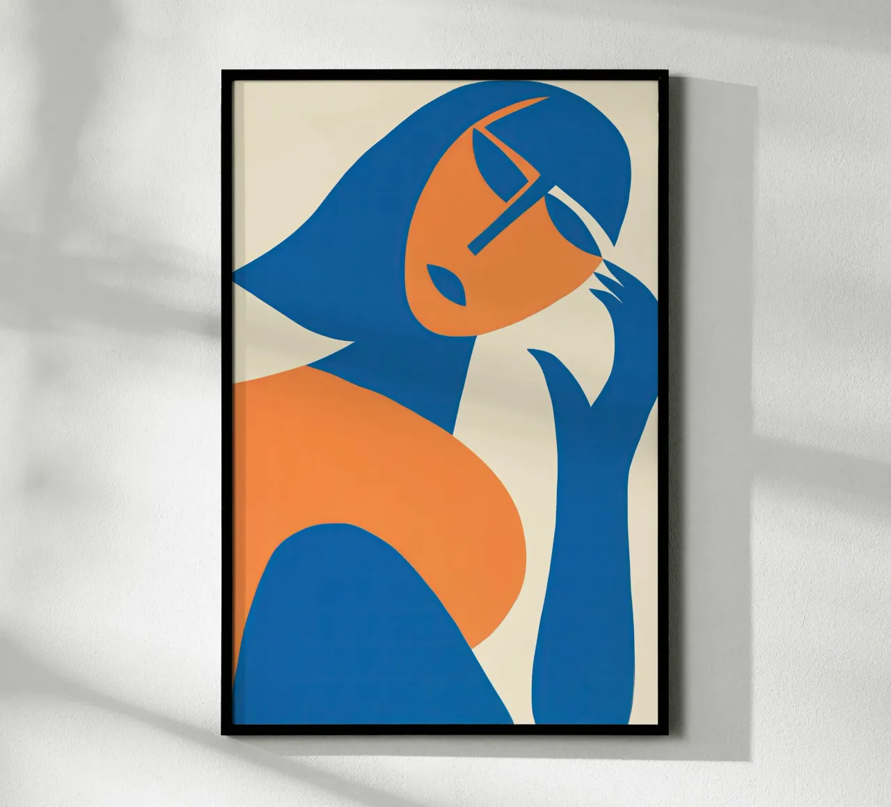 Silhouette astratta di donna | Ispirato a Matisse poster con telaio in legno da Autofocus
